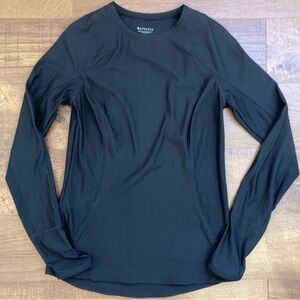 Athleta Long Sleeve Black Vented/Mesh Top w/ Thumb Holes Yoga Workout Women’s S